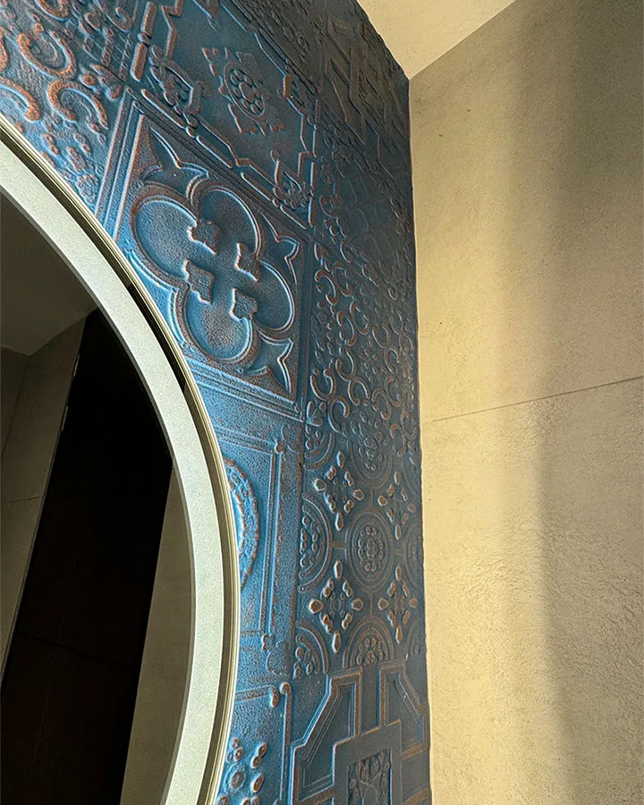 Baño Mural Blue – Concreto Blanco (1)