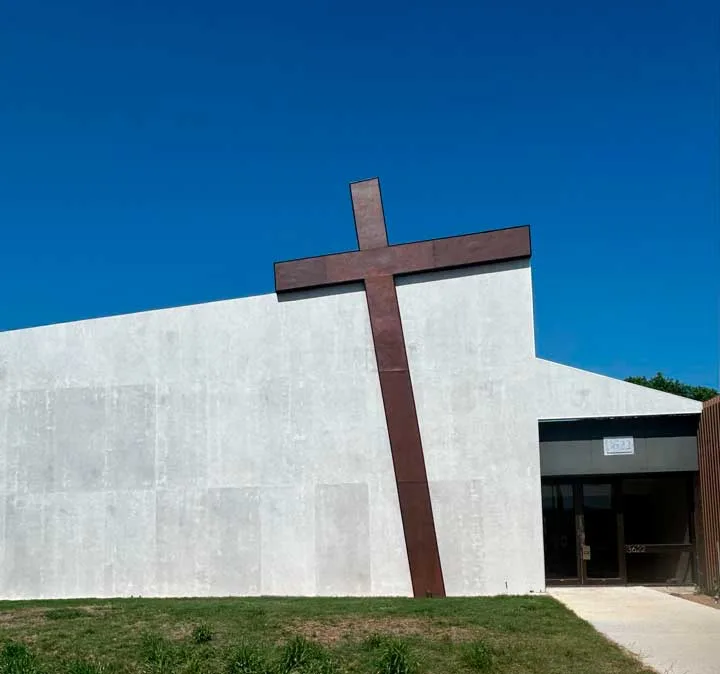 Iglesia-dallas-texas-corten-steel-concreto-blanco
