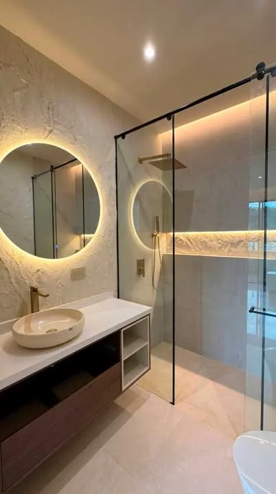 Baño-Himala-y-concreto-blanco-ocaña