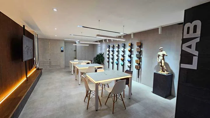 [Imagen de Showroom 1]