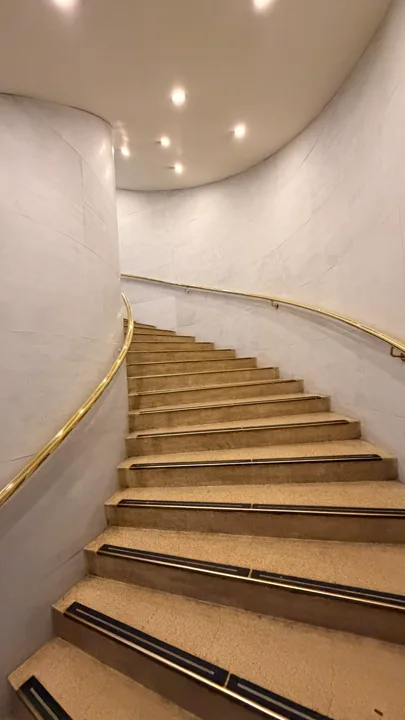 Escalera-centro-comercial-andino-1