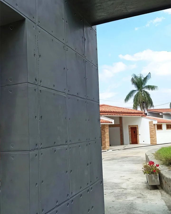 Fachada concreto with holes (1)