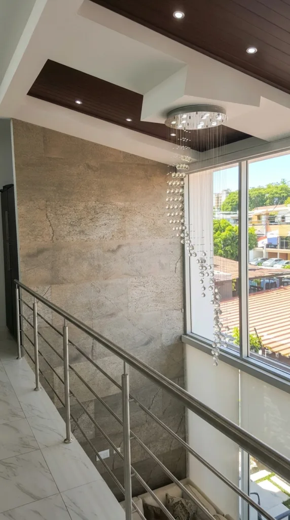 Muro sala silver shine gold doble altura